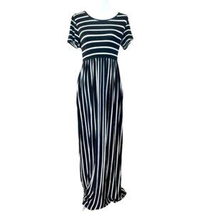 NWT EUOVMY XLT Striped Stretch Short Sleeved  Maxi Dress Tall in Black White